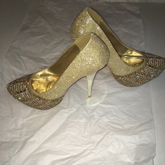 Beautiful Gold Sparkly Heels - Picture 3 of 7